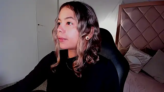 Snapshot of dulce_lyraa1 chatting on 8, 7, 2026 dulce lyraa1 online show from 8, 7, 2026