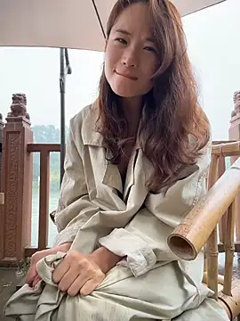 Snapshot of Mia-lp chatting on 6, 4, 2026 Mia-lp online show from 6, 4, 2026