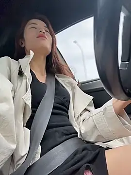 Snapshot of Mia-lp chatting on 14, 4, 2026 Mia-lp online show from 14, 4, 2026