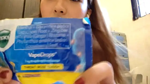 EllieCoconut001 online show from 18, 6, 2026