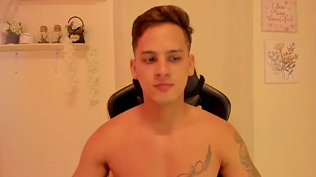 Snapshot of sexy_andres01 chatting on 29, 4, 2026 sexy andres01 online show from 29, 4, 2026