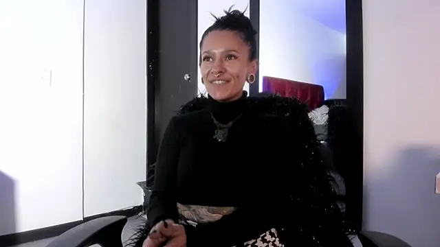 Amelie Blake online show from 2, 4, 2026