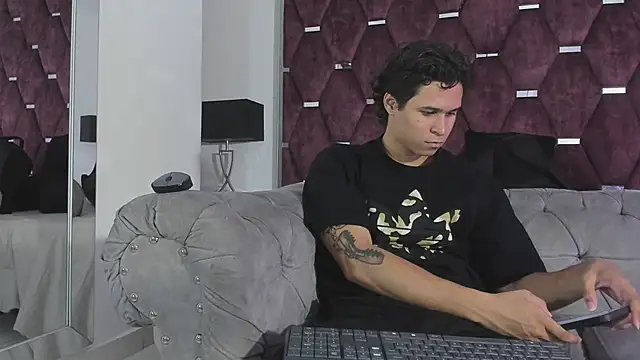 Snapshot of TonyBenedetti chatting on 21, 7, 2026 TonyBenedetti online show from 21, 7, 2026