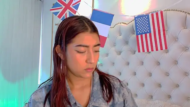 Snapshot of Sara_funy chatting on 4, 7, 2026 Sara funy online show from 4, 7, 2026