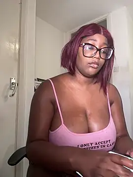 Snapshot of sweetzberri2 chatting on 27, 2, 2026 sweetzberri2 online show from 27, 2, 2026