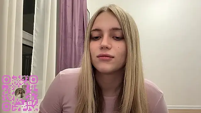 Snapshot of DebiCoppolino chatting on 24, 2, 2026 DebiCoppolino online show from 24, 2, 2026