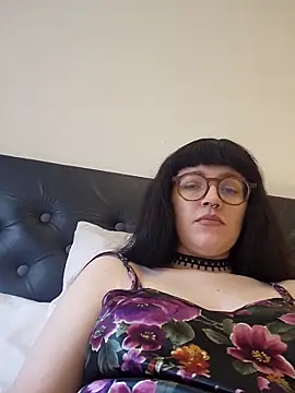 Mommynatrix online show from 30, 3, 2026