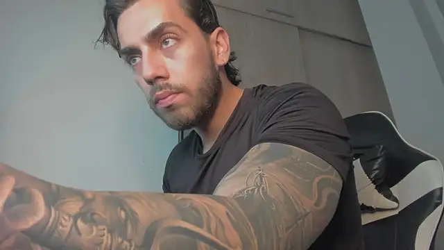 Snapshot of Axel__Blaze chatting on 5, 6, 2026 Axel Blaze online show from 5, 6, 2026