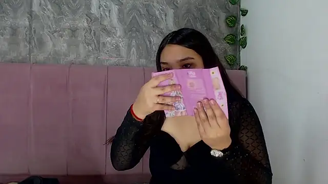anyela donecm online show from 15, 5, 2026