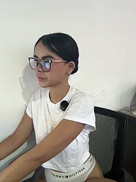 Snapshot of kitty_rousse01 chatting on 6, 3, 2026 kitty rousse01 online show from 6, 3, 2026