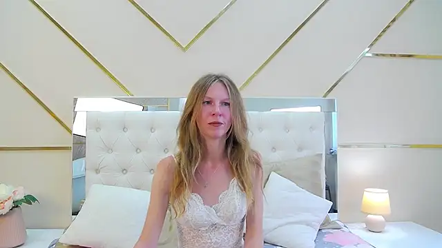 Mira XOo online show from 22, 6, 2026
