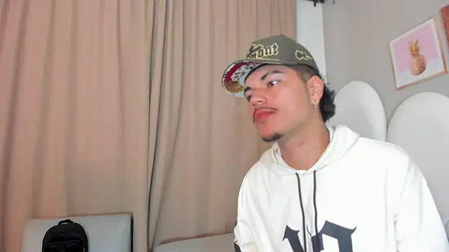 Snapshot of Jason_23__ chatting on 15, 4, 2026 Jason 23 online show from 15, 4, 2026