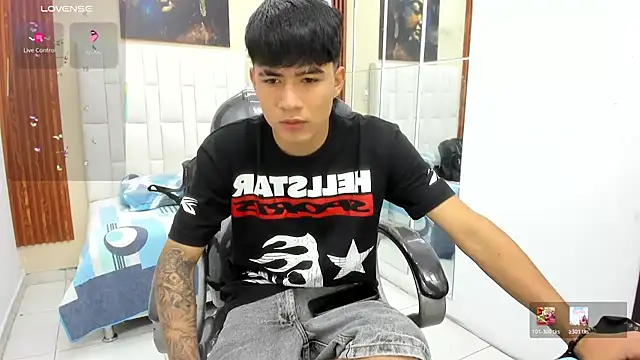 Snapshot of Thiago_collinss chatting on 19, 6, 2026 Thiago collinss online show from 19, 6, 2026