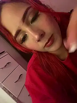 Snapshot of kisscherry8 chatting on 2, 5, 2026 kisscherry8 online show from 2, 5, 2026