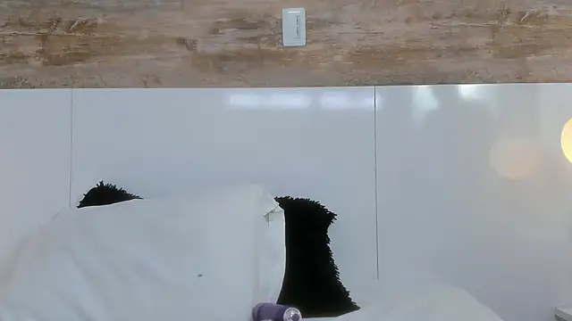 Nikol Lopez  online show from 12, 4, 2026