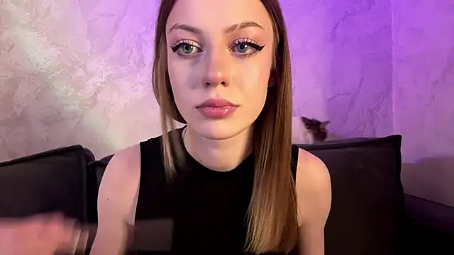 Snapshot of Rosalielue chatting on 23, 4, 2026 Rosalielue online show from 23, 4, 2026
