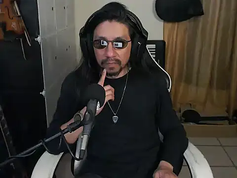 Snapshot of AntuanSV chatting on 5, 3, 2026 AntuanSV online show from 5, 3, 2026