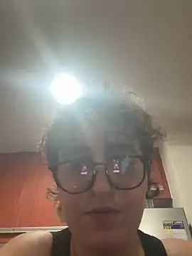 yassiestar online show from 4, 3, 2026