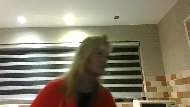 Snapshot of Lisanne30 chatting on 28, 2, 2026 Lisanne30 online show from 28, 2, 2026