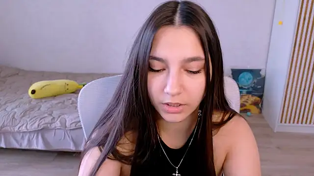 Snapshot of Ari_Grend chatting on 8, 5, 2026 Ari Grend online show from 8, 5, 2026