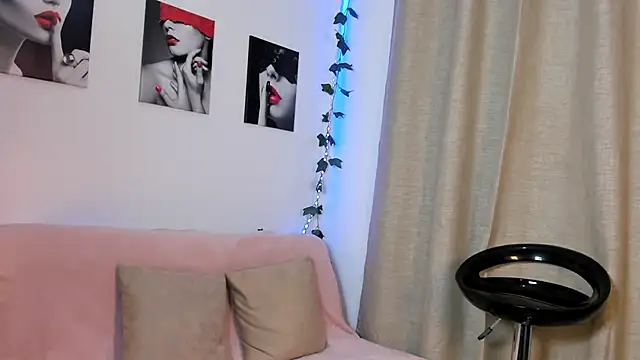 Snapshot of Rebeca_Marchetti chatting on 11, 7, 2026 Rebeca Marchetti online show from 11, 7, 2026
