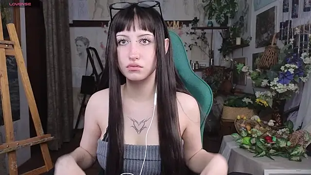 EffieMeowley online show from 21, 4, 2026