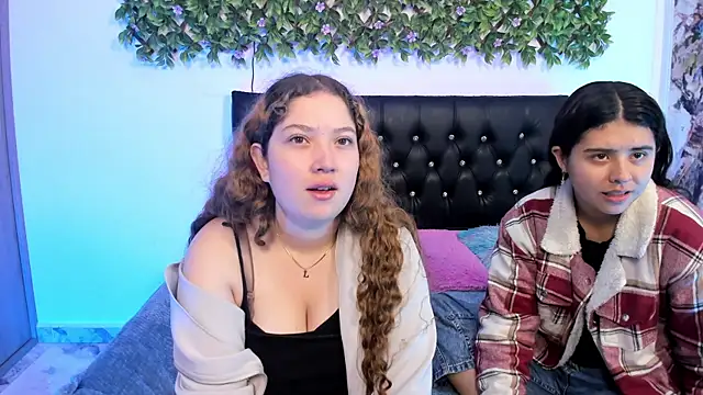 Snapshot of valeria_and_zoe chatting on 12, 5, 2026 valeria and zoe online show from 12, 5, 2026