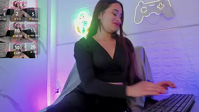  Macadamiia  online show from 17, 4, 2026