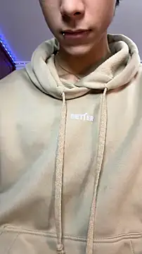 Snapshot of DiamondEssence chatting on 2, 3, 2026 DiamondEssence online show from 2, 3, 2026