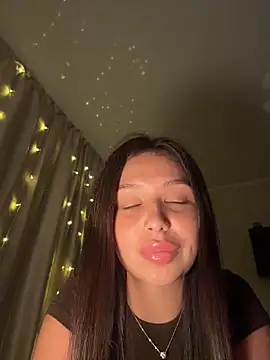 Fragile Tease online show from 28, 3, 2026