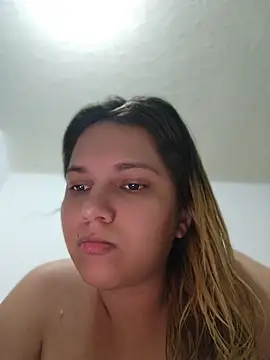 Snapshot of aurora_bela chatting on 2, 5, 2026 aurora bela online show from 2, 5, 2026
