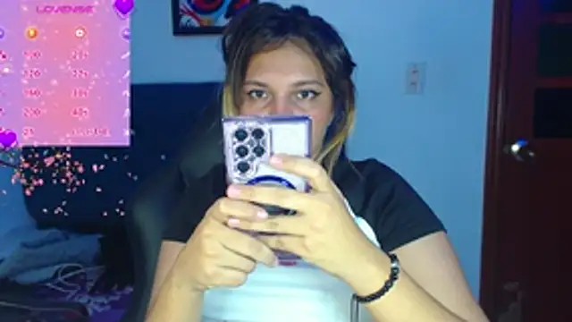 Snapshot of aurora_bela chatting on 13, 5, 2026 aurora bela online show from 13, 5, 2026
