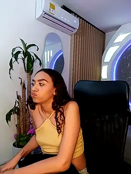 Snapshot of ritzabeth_daniel chatting on 13, 5, 2026 ritzabeth daniel online show from 13, 5, 2026