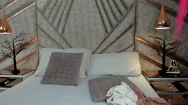 EmeelyMuller online show from 12, 4, 2026