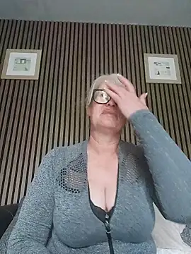 FlirtyFleur-x online show from 21, 5, 2026