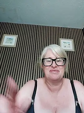 FlirtyFleur-x online show from 30, 5, 2026