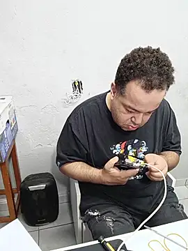 Snapshot of UrsoBissexualPauGrosso chatting on 30, 4, 2026 UrsoBissexualPauGrosso online show from 30, 4, 2026