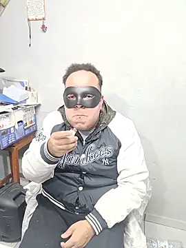 Snapshot of UrsoBissexualPauGrosso chatting on 13, 5, 2026 UrsoBissexualPauGrosso online show from 13, 5, 2026