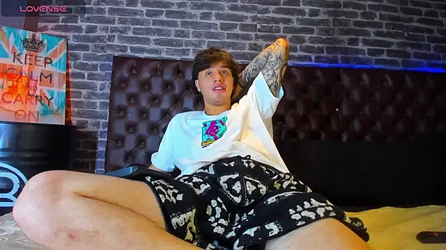 Snapshot of EXCLUSIVE8 chatting on 1, 3, 2026 EXCLUSIVE8 online show from 1, 3, 2026