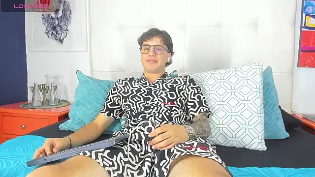 EXCLUSIVE8 online show from 1, 5, 2026