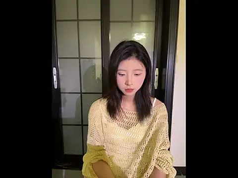 Snapshot of Y--F--LOVE chatting on 4, 3, 2026 Y--F--LOVE online show from 4, 3, 2026