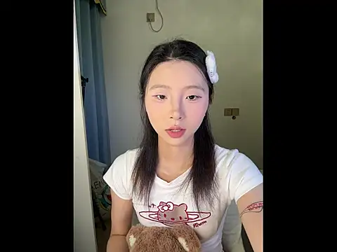 Snapshot of Y--F--LOVE chatting on 2, 4, 2026 Y--F--LOVE online show from 2, 4, 2026