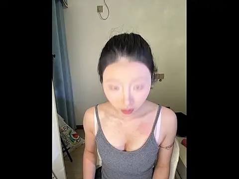 Snapshot of Y--F--LOVE chatting on 8, 4, 2026 Y--F--LOVE online show from 8, 4, 2026