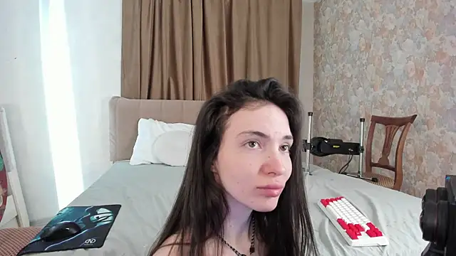 Snapshot of KaylaArt chatting on 3, 5, 2026 KaylaArt online show from 3, 5, 2026