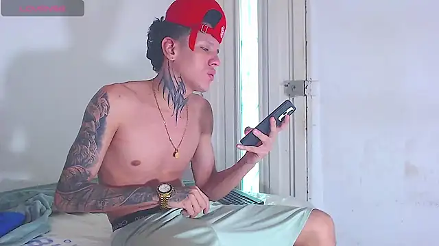 Snapshot of gabriel_reyes21 chatting on 5, 8, 2026 gabriel reyes21 online show from 5, 8, 2026