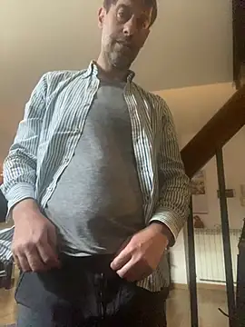 Snapshot of Alessandro7979 chatting on 2, 4, 2026 Alessandro7979 online show from 2, 4, 2026