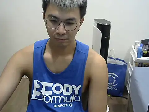 Snapshot of silverwolfwoof chatting on 9, 5, 2026 silverwolfwoof online show from 9, 5, 2026
