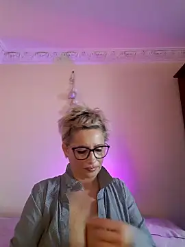 LunaBlaise online show from 12, 4, 2026