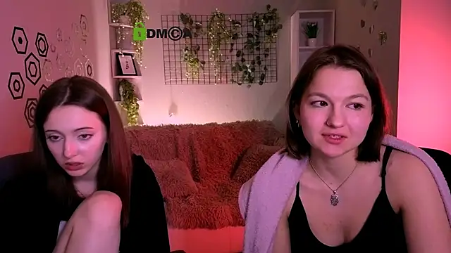 Snapshot of chloe_ley chatting on 19, 5, 2026 chloe ley online show from 19, 5, 2026