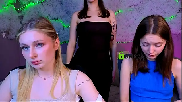 Snapshot of chloe_ley chatting on 1, 6, 2026 chloe ley online show from 1, 6, 2026